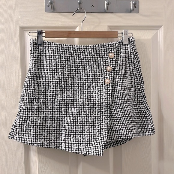Classy Skort! - Picture 1 of 2